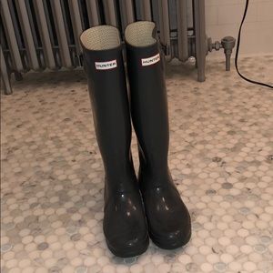 Grey hunter rain boots